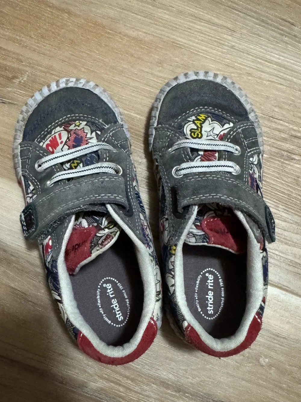 Stride Rite Caleb Boys Comic Print Sneakers Size 10M